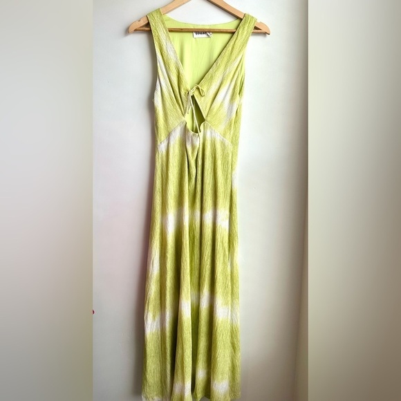 Sovere Nova Pleated midi Dress - Picture 4 of 6